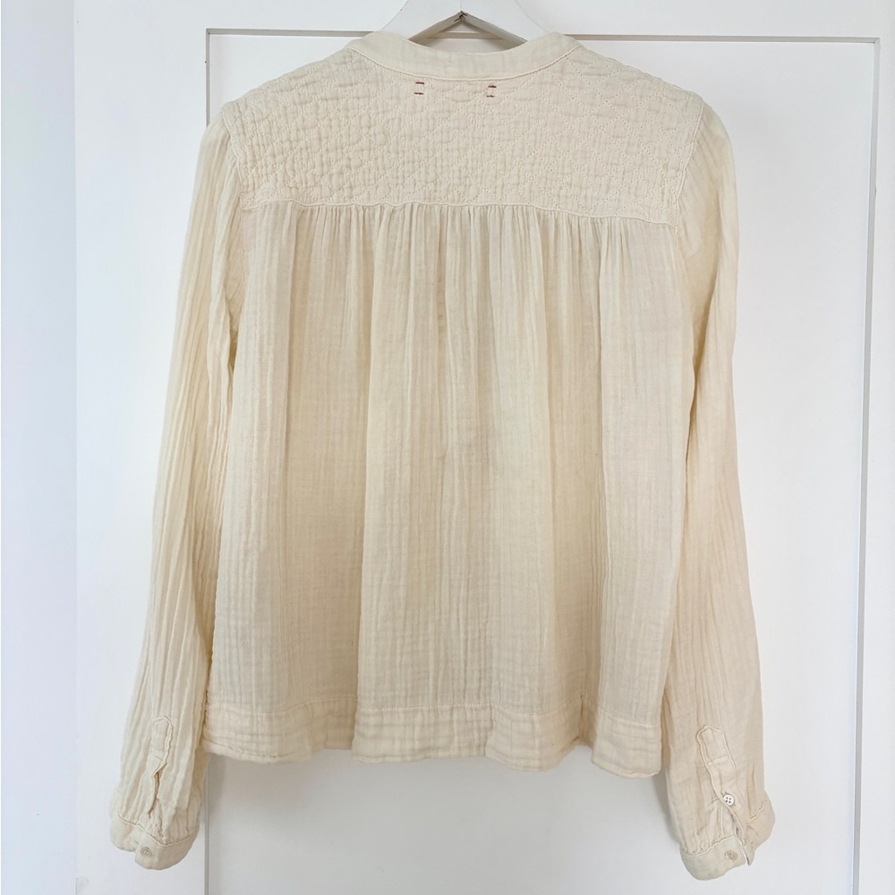 XiRENA Cream top with Quilting detail